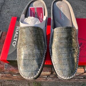 Rialto‎ Women's Size 7.5 Vette Pewter Metallic Comfort Mules Slides Shoes